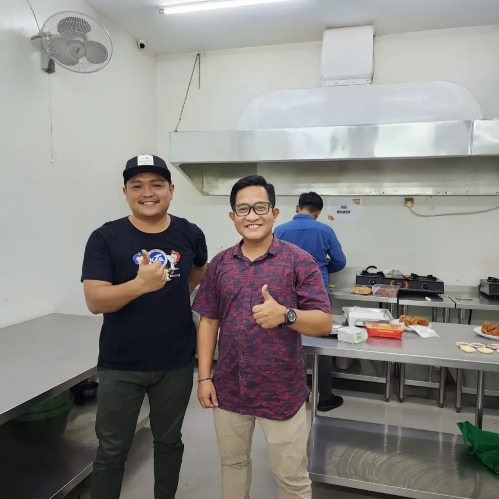 jalan keluar konsultan bersama owner dari kebuli yaman